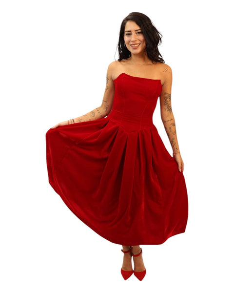 Rose Velvet dress in red with built-in corset and voluminous skirt.